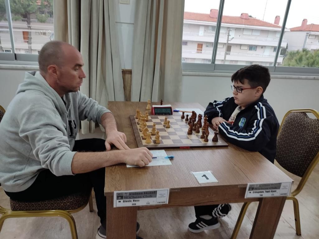 Das türkische Schach-Supertalent Yagiz Kaan Erdogmus