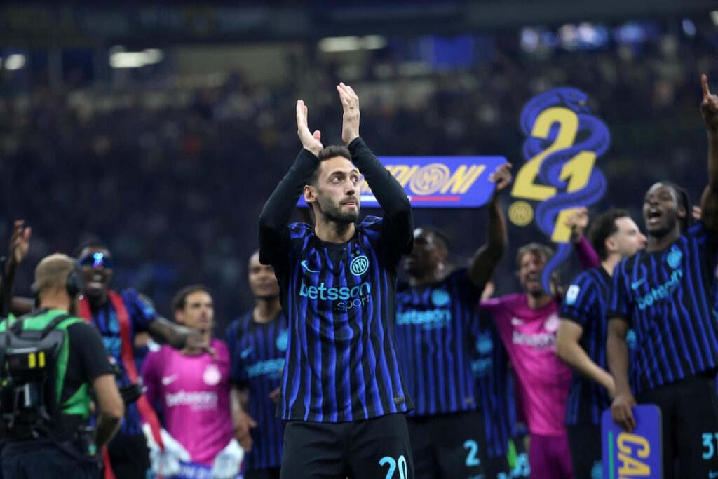 Hakan Calhanoglu gewinnt seinen zweiten Scudetto mit Inter Mailand