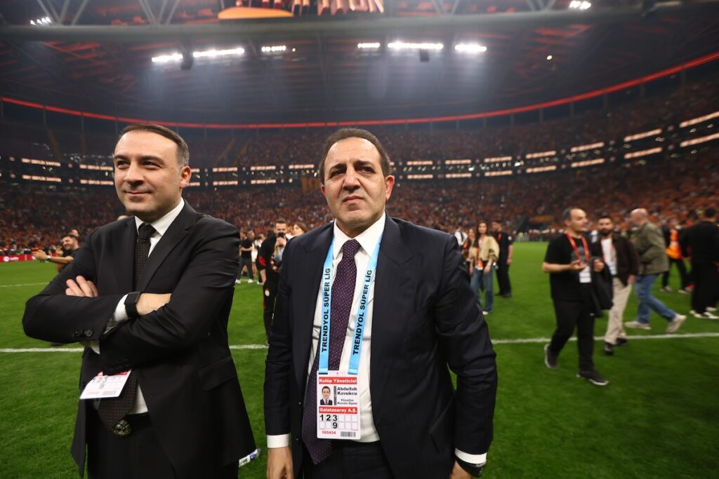 Galatasaray-Funktionär Abdullah Kavukcu dementiert Yilmaz-Gerüchte und enthüllt Singo-Entscheidung