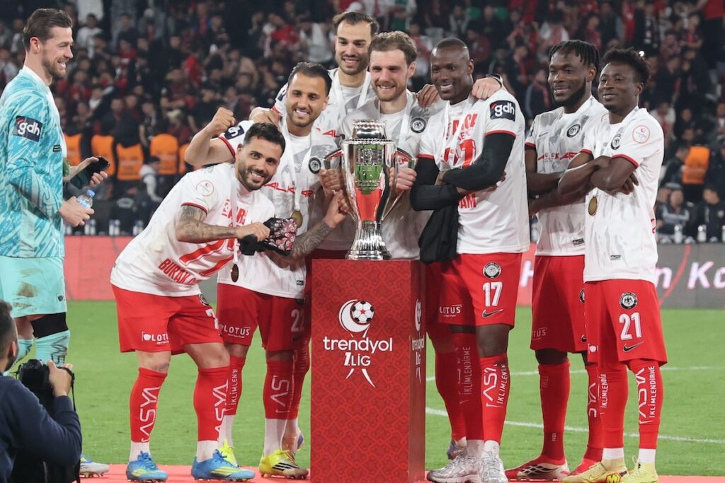 Sensationelles Fußballwunder perfekt: Neuling Corum FK stürmt sensationell zum ersten Mal in die Süper Lig!