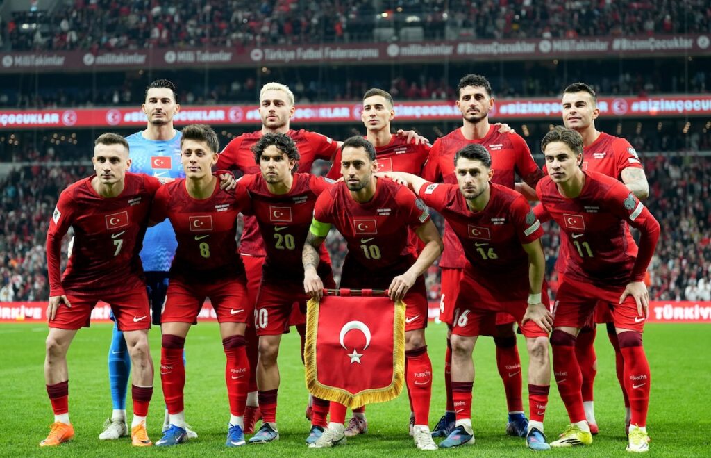 Nach 1.697 Tagen Wartezeit und mit WM-Euphorie: Türkei kehrt mit großem Jubiläumsspiel gegen Nordmazedonien und fünf Ausfällen zurück nach Kadiköy