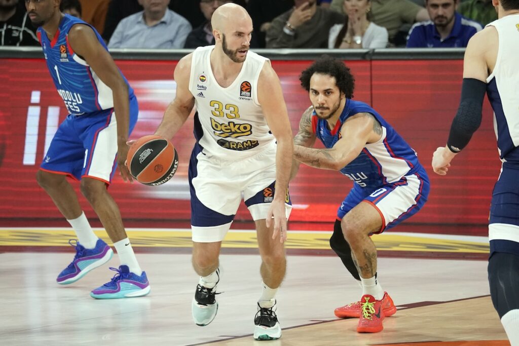 Blockbuster-Wechsel in Istanbul: Shane Larkin verlässt Anadolu Efes nach acht Jahren Richtung Fenerbahce!