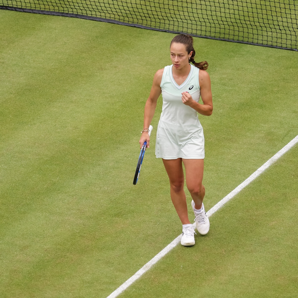 Großartiger Triumph im All England Club: Zeynep Sönmez bezwingt Top-30-Spielerin bei Wimbledon-Auftakt!