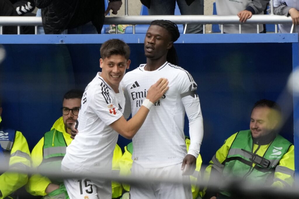 Zukunfts-Poker um Real-Madrid-Star: Wenn Florentino Perez zustimmt, wechselt Eduardo Camavinga für eine Rekordsumme zu Galatasaray! Zukunfts-Poker um Real-Madrid-Star: Wenn Florentino Perez zustimmt, wechselt Eduardo Camavinga für eine Rekordsumme zu Galatasaray!