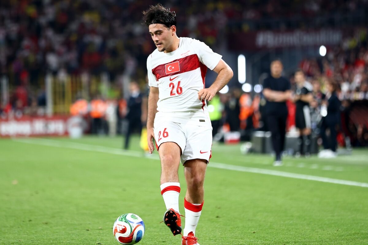 Aral Simsir im Länderspiel-Einsatz für die Türkei