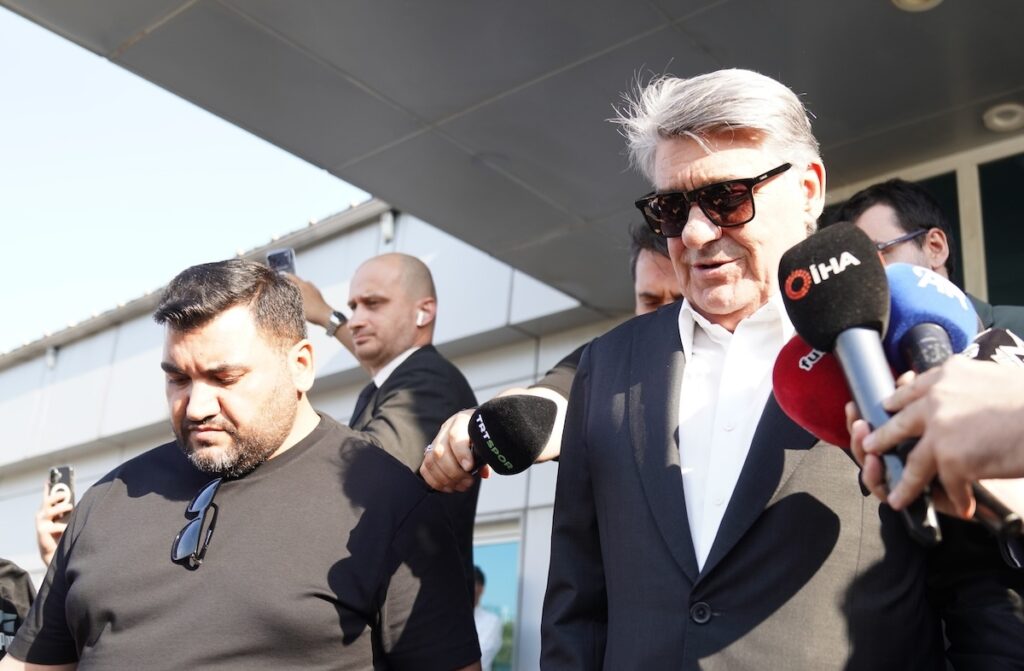 Mega-Transfer schlägt Wellen: Besiktas-Boss Adali rechtfertigt sich: „Wollten Salah nicht, arbeiten an Vlahovic“