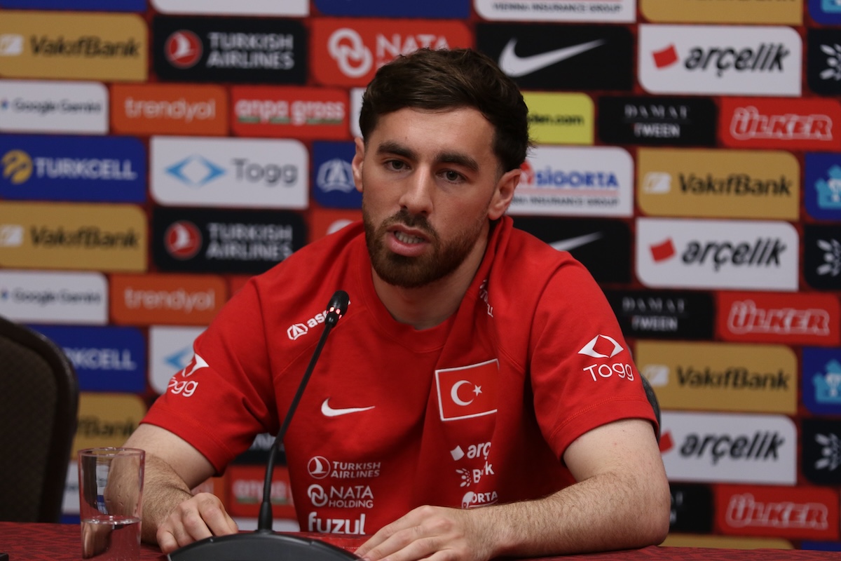 Orkun Kökcü auf der Pressenkonferenz der Türkei in Arizona/USA