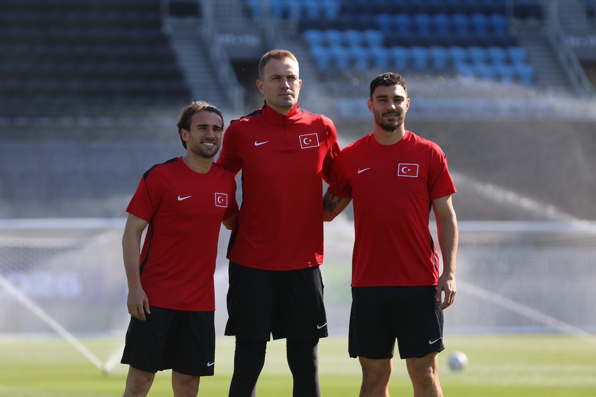 Fokus auf die eigenen Stärken: Wie Kaan Ayhan den Matchplan gegen Paraguay entschlüsselt und Mut im Nationalteam einfordert!