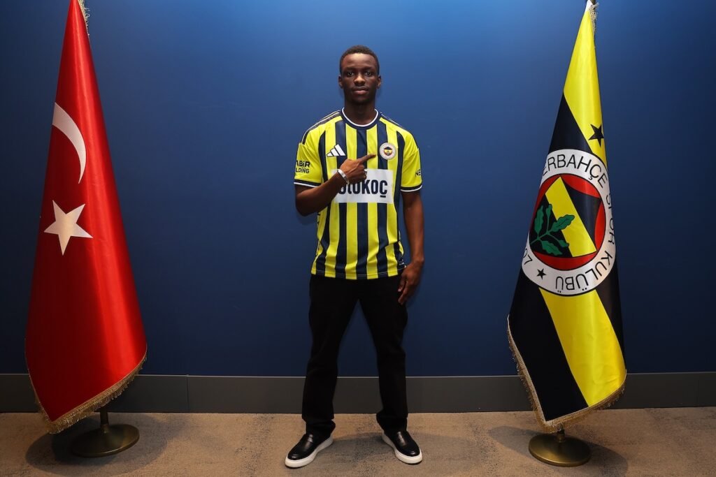 Fenerbahce läutet Transfersommer ein: Diouf fix, Greenwood vor Entscheidung, Todibo im Fokus Fenerbahce läutet Transfersommer ein: Diouf fix, Greenwood vor Entscheidung, Todibo im Fokus