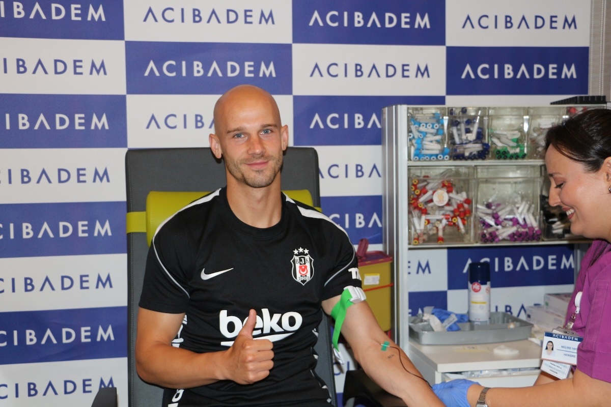 Besiktas: Italiano sortiert zum Trainingsauftakt sieben Spieler aus – Özen: „Sind uns mit drei Spieler einig“