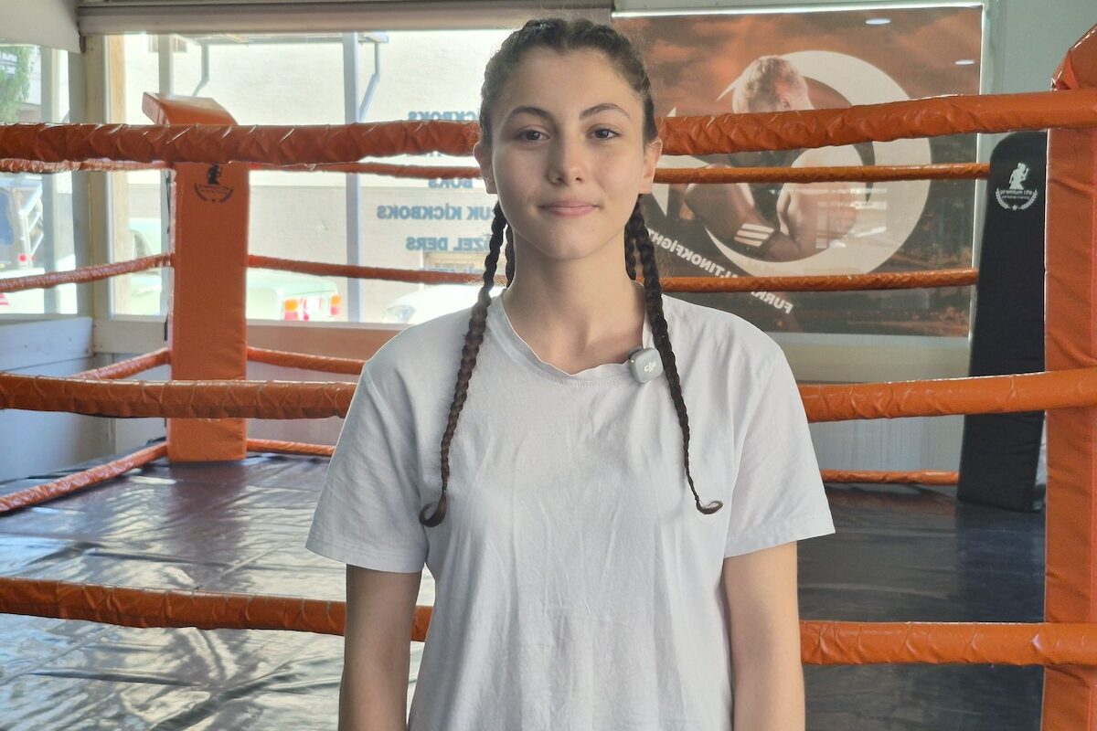 Mit 15 Jahren 3 WM-Titel: Türkisches Kickbox-Phänomen Özge Gündag fegt die Weltelite im Rekordtempo von der Matte!