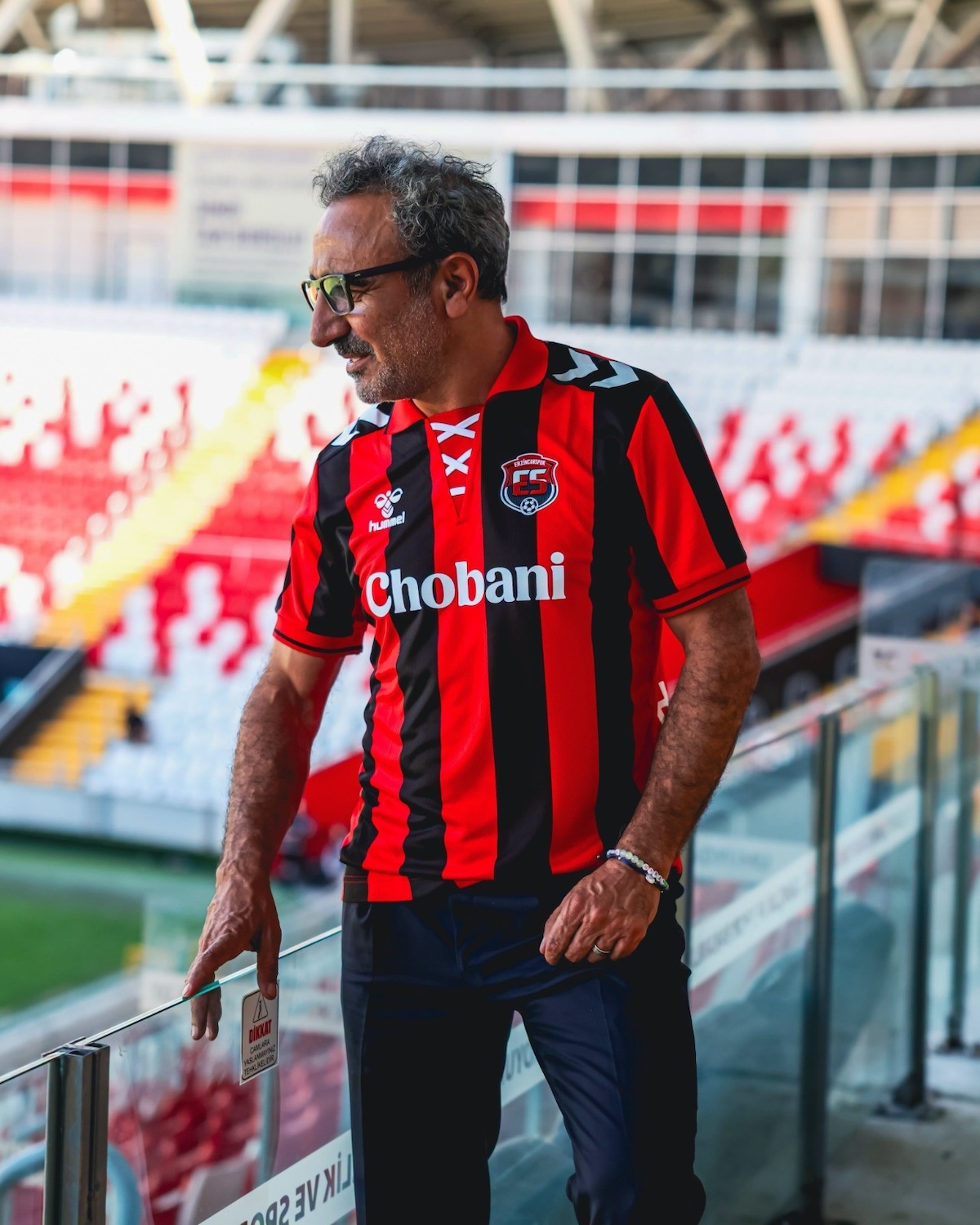 Fenerbahce-Stadion-Sponsor rettet türkischen Traditionsklub: Chobani-Gründer Hamdi Ulukaya pumpt Mega-Millionenbetrag in seine Heimat Erzincan!