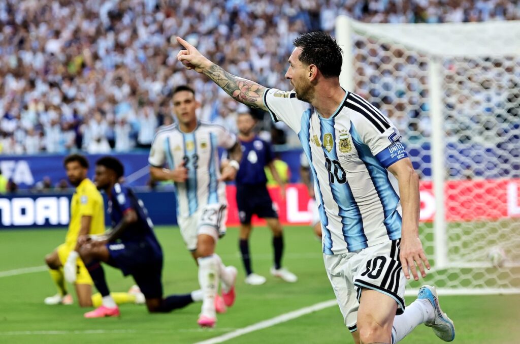 WM-Achtelfinale komplett: Messi trifft weiter, Argentinien ringt Kap Verde nach Verlängerung nieder – Kolumbien schlägt Ghana