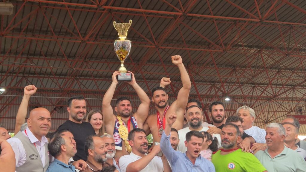 Erkan Tas gewinnt den 665. Historischen Kirkpinar-Ölringkampf und sichert sich den Goldenen Gürtel