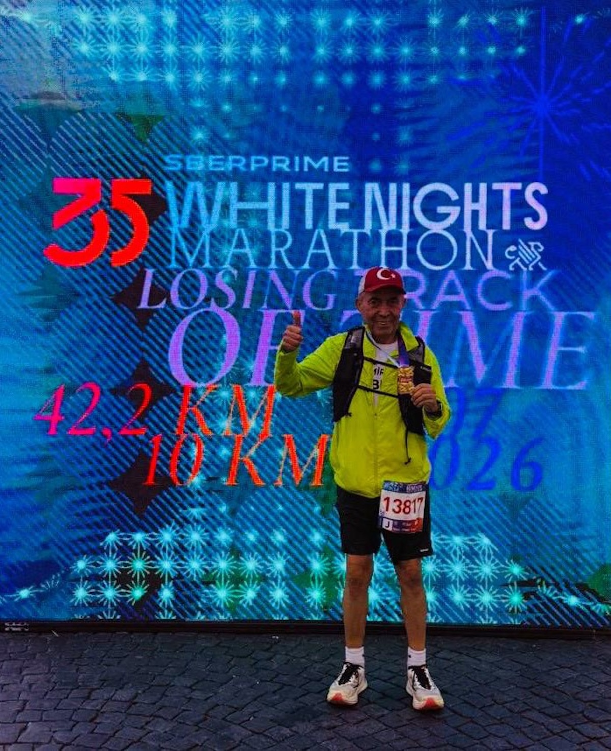 Altersloses Laufwunder aus Antalya: 77-jähriger „Ironman“ Ali Bidi stürmt in Russland unter die Top 5 der Welt!