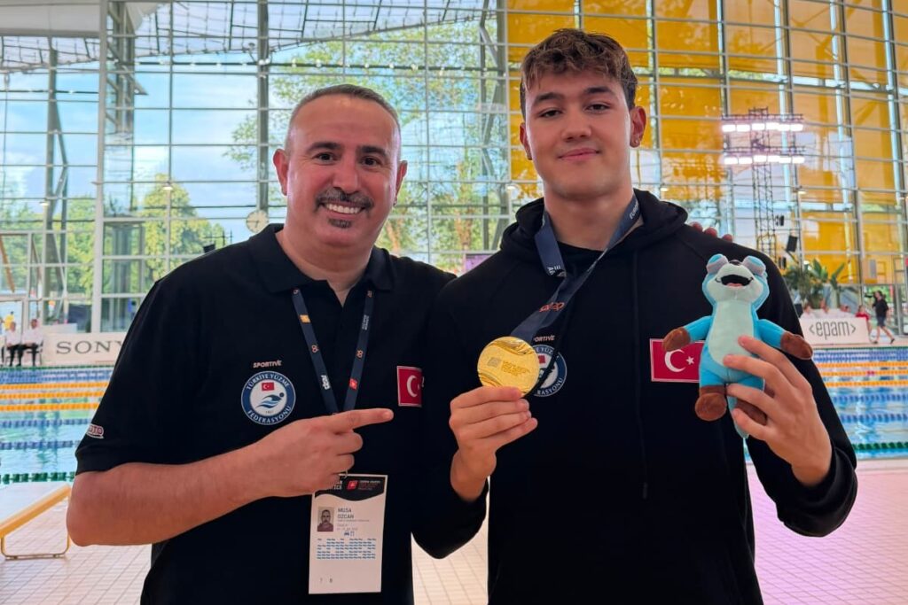 Schwimmen: Ahmet Mete Boylu wird Europameister über 200 Meter Freistil Schwimmen: Ahmet Mete Boylu wird Europameister über 200 Meter Freistil