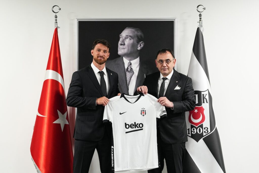 Von Dortmund nach Istanbul: Besiktas tütet Transfer von WM-Teilnehmer Salih Özcan ein Von Dortmund nach Istanbul: Besiktas tütet Transfer von WM-Teilnehmer Salih Özcan ein
