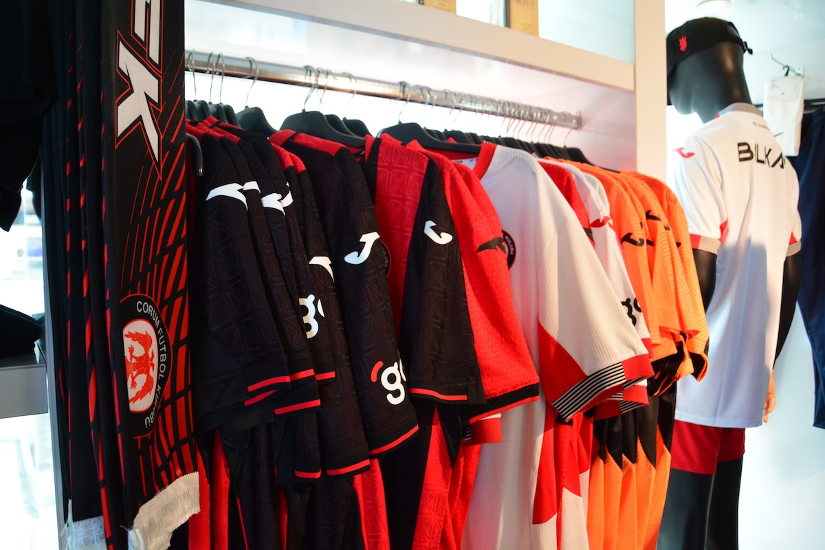 Ansturm auf die Traditionskleider: Süper-Lig-Neuling Corum FK löst gigantische Trikot-Euphorie aus!