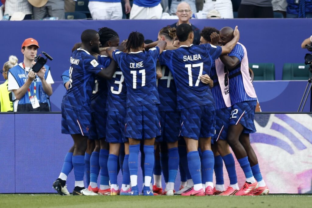 Prestigeduell in Miami: Frankreich und England treffen im Spiel um WM-Platz drei aufeinander Prestigeduell in Miami: Frankreich und England treffen im Spiel um WM-Platz drei aufeinander