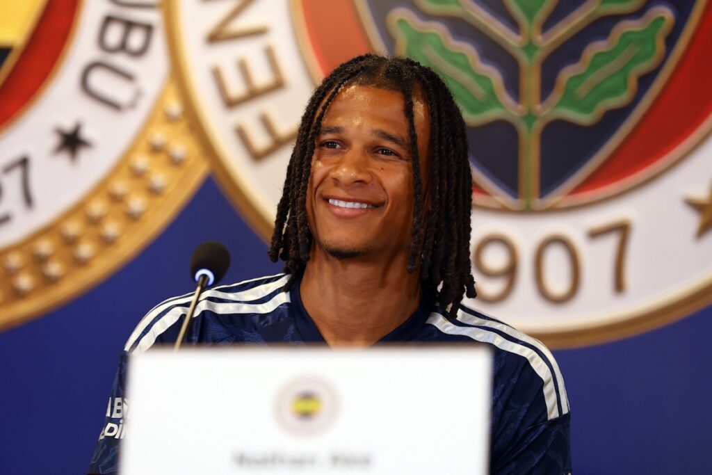 Mentalitätsmonster für die Abwehr: Nathan Ake verrät sein Erfolgsgeheimnis für die Meisterschaft Mentalitätsmonster für die Abwehr: Nathan Ake verrät sein Erfolgsgeheimnis für die Meisterschaft
