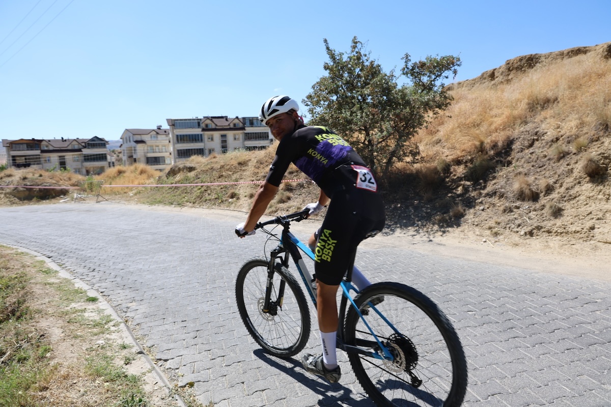 Olympia-Punkte im Tal der Feenkamine: Radsport-Elite krönt die Mountainbike-Meister in Kappadokien