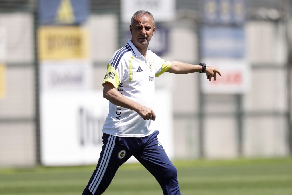 Coach Kartal vor Lyon-Duell selbstbewusst: Lukaku im Fenerbahce-Kader & Aktürkoglu ehrlich Coach Kartal vor Lyon-Duell selbstbewusst: Lukaku im Fenerbahce-Kader & Aktürkoglu ehrlich