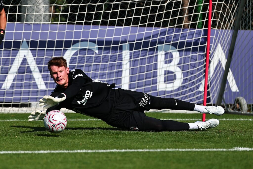 Glanzstart in Istanbul: Alexander Nübel verzückt Besiktas und wird zum Medien-Phänomen Glanzstart in Istanbul: Alexander Nübel verzückt Besiktas und wird zum Medien-Phänomen