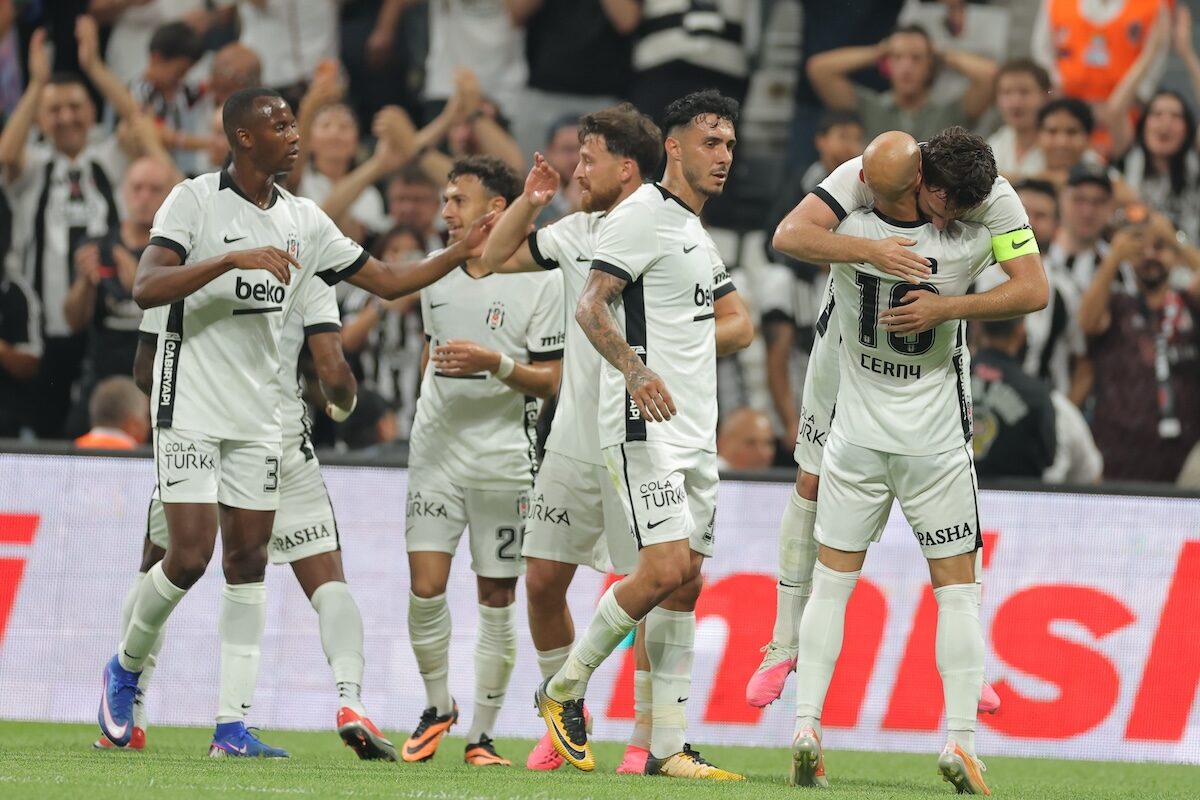 Zielgerichteter Auftakt in der Europa League-Quali: Kökcü schießt Besiktas zum Hinspielsieg gegen Midtjylland