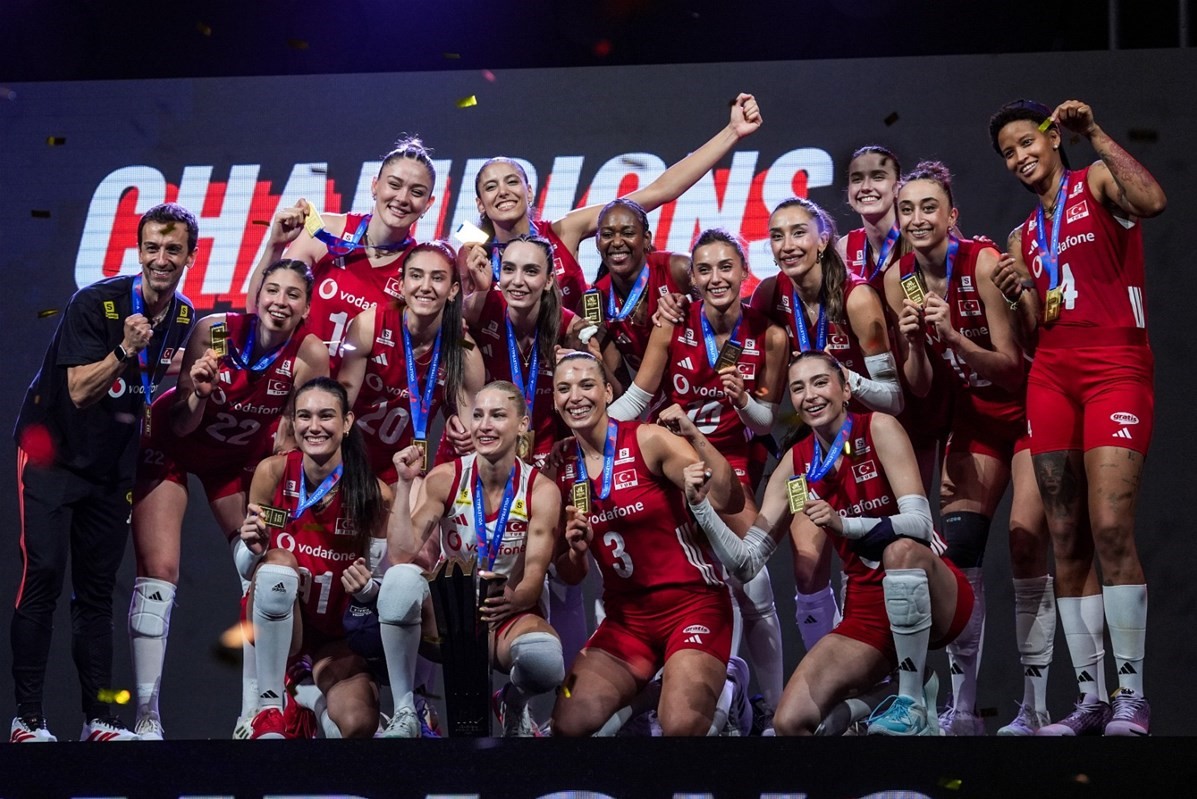 Nach VNL-Triumph: Türkei-Trainer Santarelli rechnet mit Kritikern ab – Vargas, Örge, Günes peilen bereits EM-Titel an