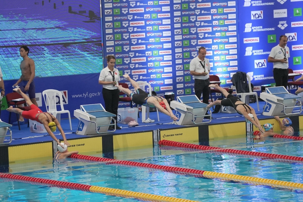 Nachwuchstalente kämpfen in Samsun: Türkische SEM-Schwimmmeisterschaften gestartet