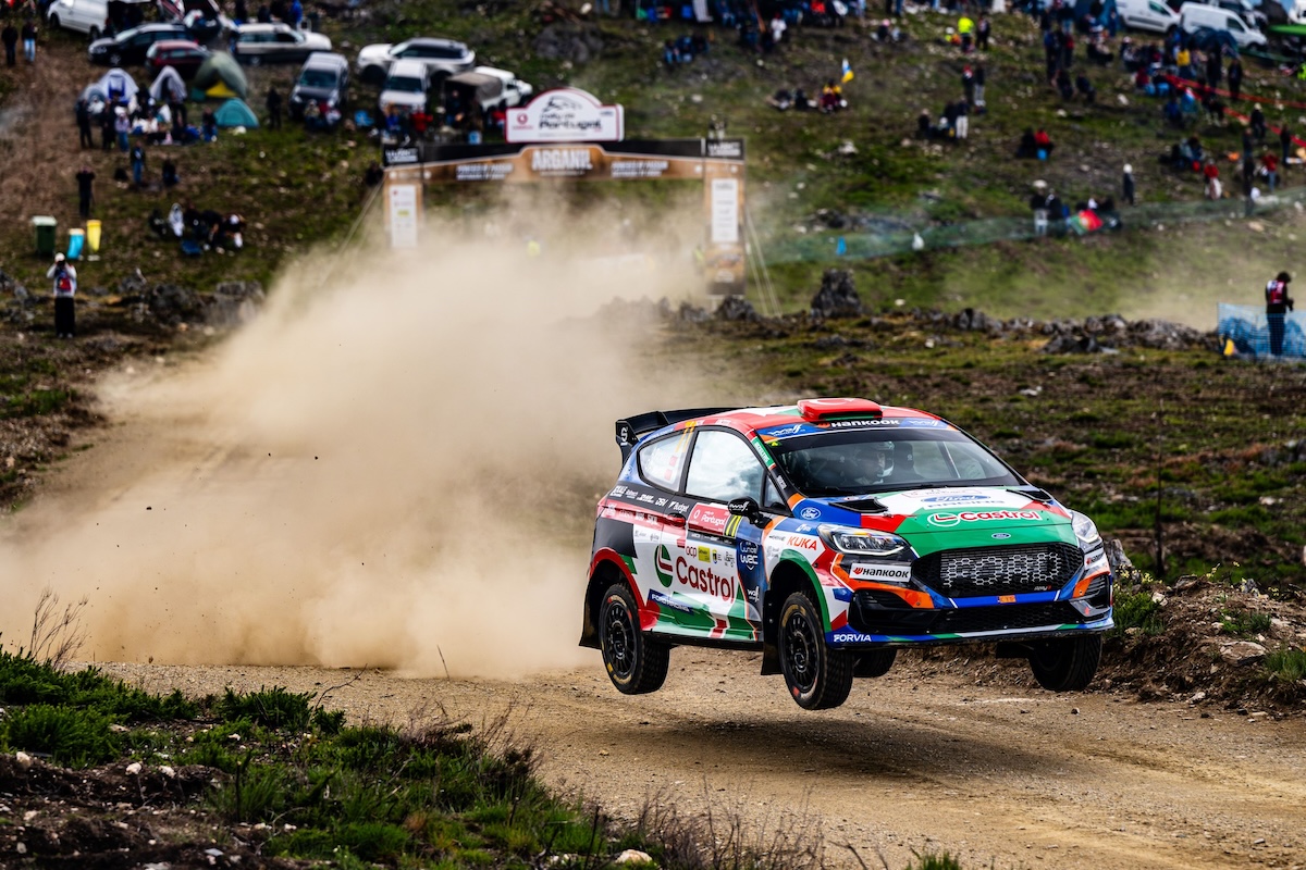 Fahrzeug-Debüt und Titeljagd: Castrol Ford Team Türkiye visiert bei Rallye-Klassiker die WM-Spitze an