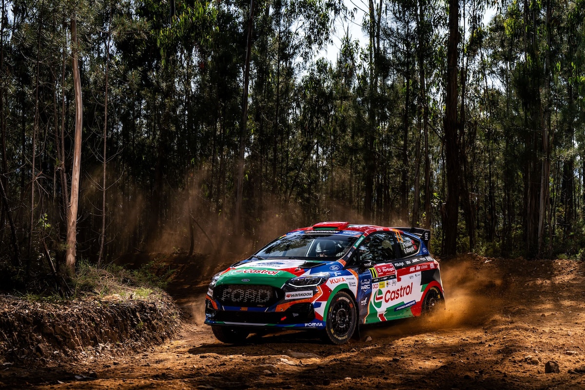 Fahrzeug-Debüt und Titeljagd: Castrol Ford Team Türkiye visiert bei Rallye-Klassiker die WM-Spitze an