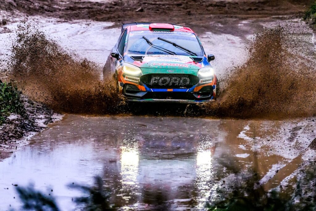 Fahrzeug-Debüt und Titeljagd: Castrol Ford Team Türkiye visiert bei Rallye-Klassiker die WM-Spitze an
