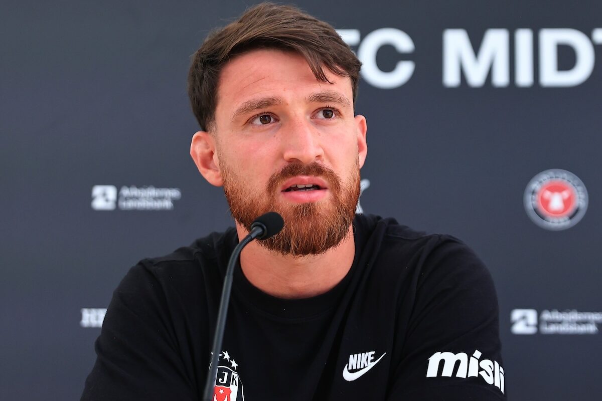 Besiktas-Trainer Italiano und Neuzugang Özcan schwören Team auf kritisches Midtjylland-Rückspiel ein