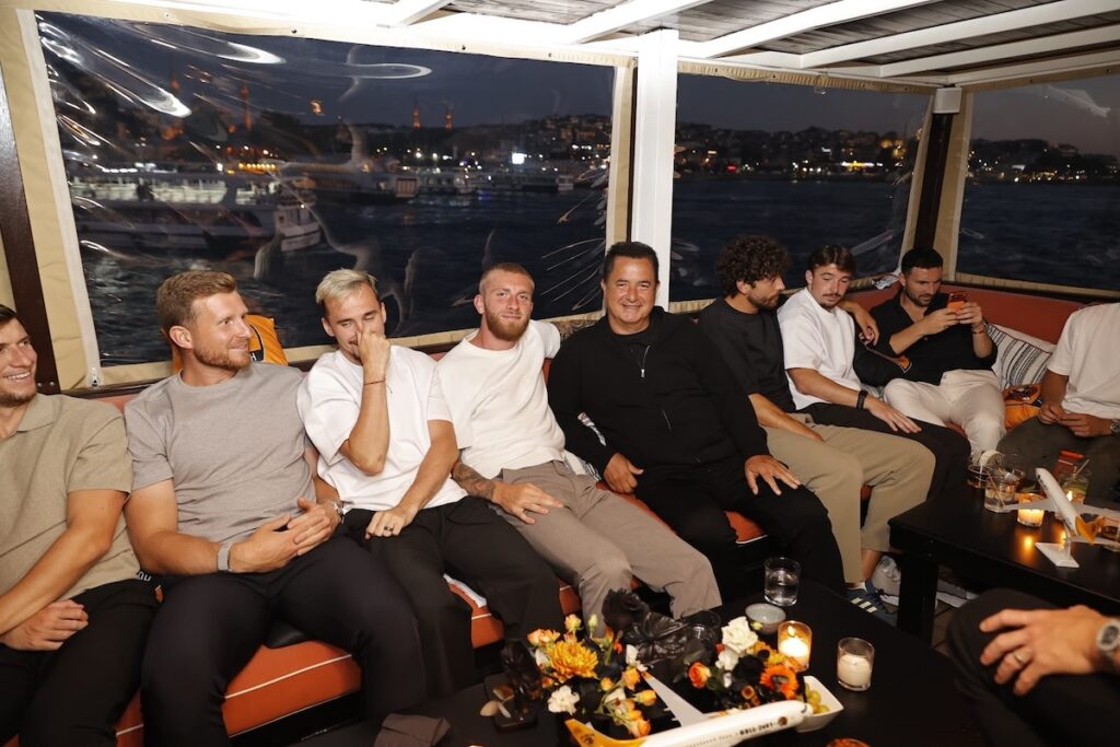 Aufstiegsparty auf dem Bosporus: Acun Ilicali bittet Premier-League-Rückkehrer Hull City aufs Luxusschiff