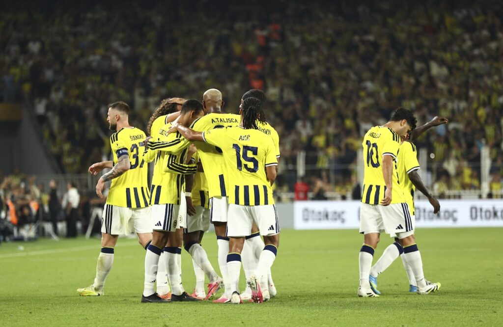 Champions-League-Quali: Fenerbahce siegt souverän gegen Sturm Graz – Sorge um Oosterwolde