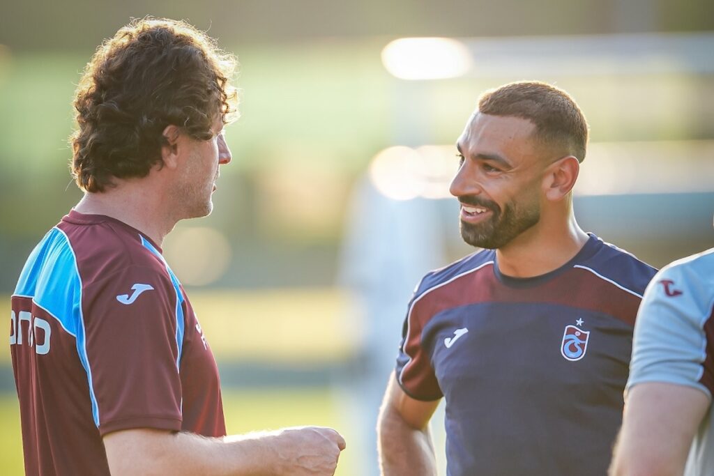 Entscheidung steht: Nominiert Fatih Tekke Mohamed Salah für Ligauftakt? – Memphis Depay bietet sich an