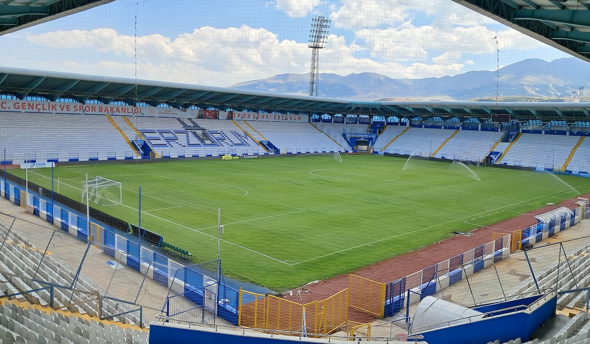 Süper-Lig-Rückkehr nach Erdbeben-Schock: Erzurumspor öffnet Kazım-Karabekir-Stadion voll besetzt gegen Galatasaray