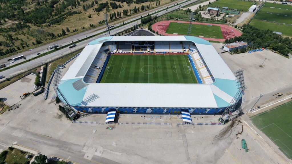 Süper-Lig-Rückkehr nach Erdbeben-Schock: Erzurumspor öffnet Kazım-Karabekir-Stadion voll besetzt gegen Galatasaray Süper-Lig-Rückkehr nach Erdbeben-Schock: Erzurumspor öffnet Kazım-Karabekir-Stadion voll besetzt gegen Galatasaray