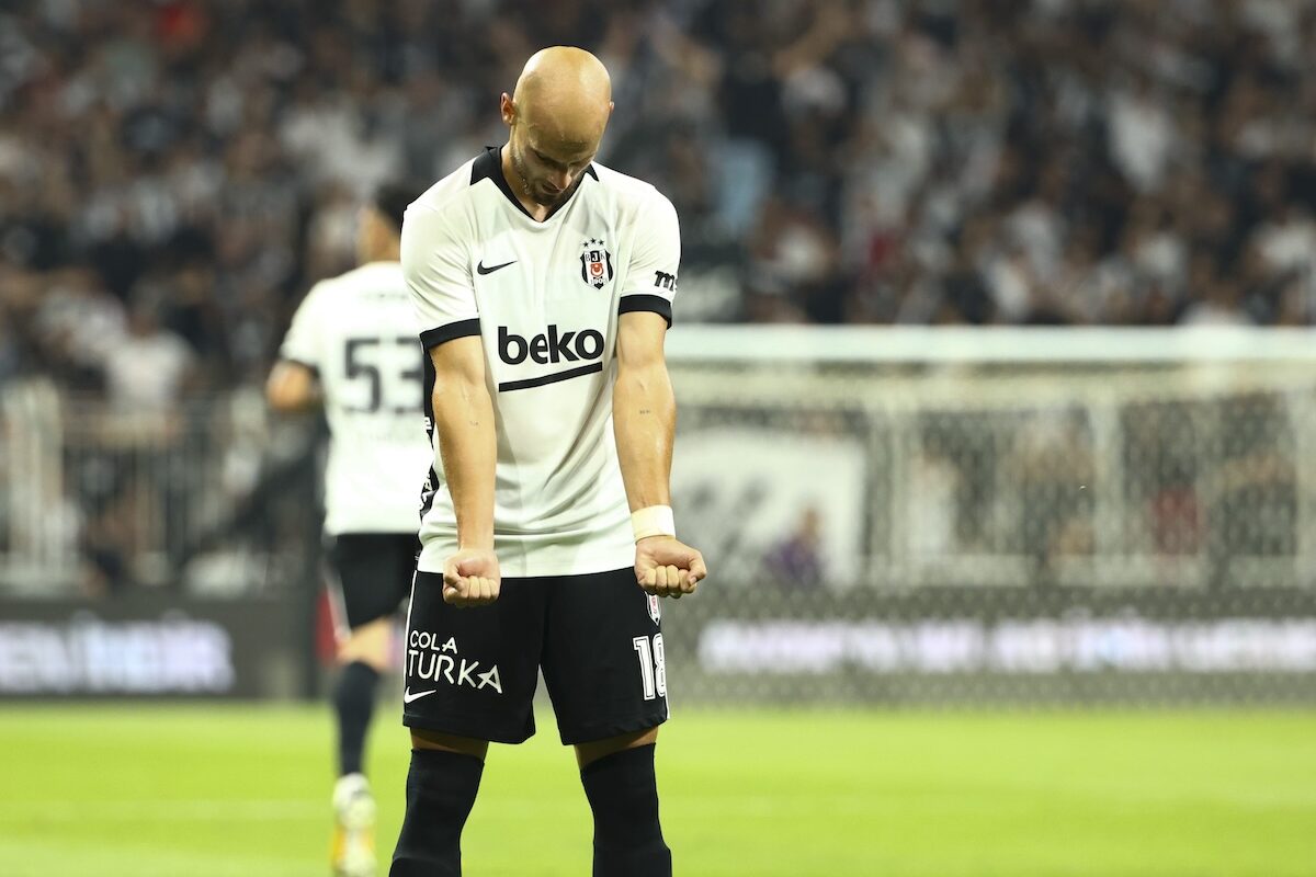 Playoff-Einzug perfekt: Besiktas besiegt Hradec Kralove und jubelt über Trossard-Debüt