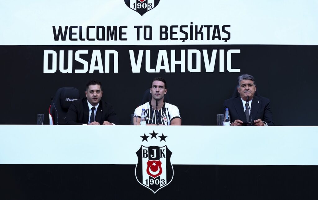 20.000 Besiktas-Fans feiern frenetisch neuen Star – Dusan Vlahovic gibt Takt vor: „Seid ihr bereit? Es geht los!“