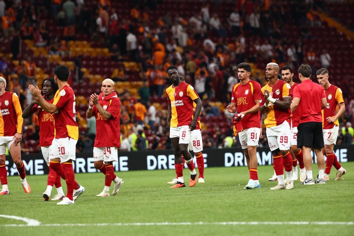Dämpfer zum Saisonauftakt: Osimhen rettet Galatasaray einen Punkt gegen dezimierten Aufsteiger Corum FK
