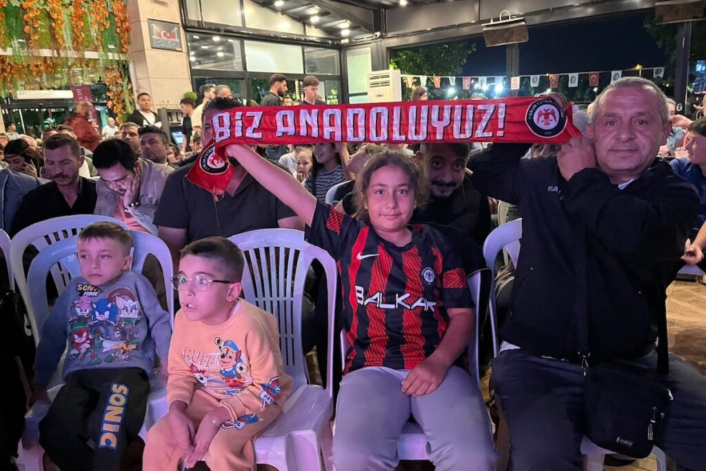 Historische Süper-Lig-Premiere: Public Viewing und großer Jubel bei Corum FK nach Punktgewinn gegen Galatasaray Historische Süper-Lig-Premiere: Public Viewing und großer Jubel bei Corum FK nach Punktgewinn gegen Galatasaray