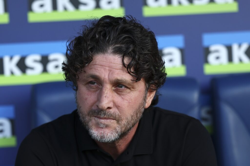 Fatih Tekke übt Kritik nach Kasimpasa-Remis: Trabzonspor-Coach sieht richtungsweisende Fünf-Wochen-Phase Fatih Tekke übt Kritik nach Kasimpasa-Remis: Trabzonspor-Coach sieht richtungsweisende Fünf-Wochen-Phase
