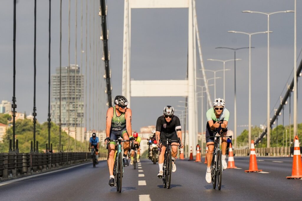 Fatih-Sultan-Mehmet-Brücke gesperrt: Sporthighlight in Istanbul vereint Asien und Europa