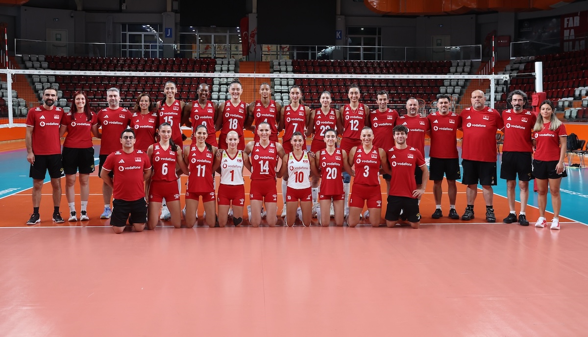 Titelverteidigung vor heimischem Publikum: Türkeis Volleyballerinnen starten in die EM 2026