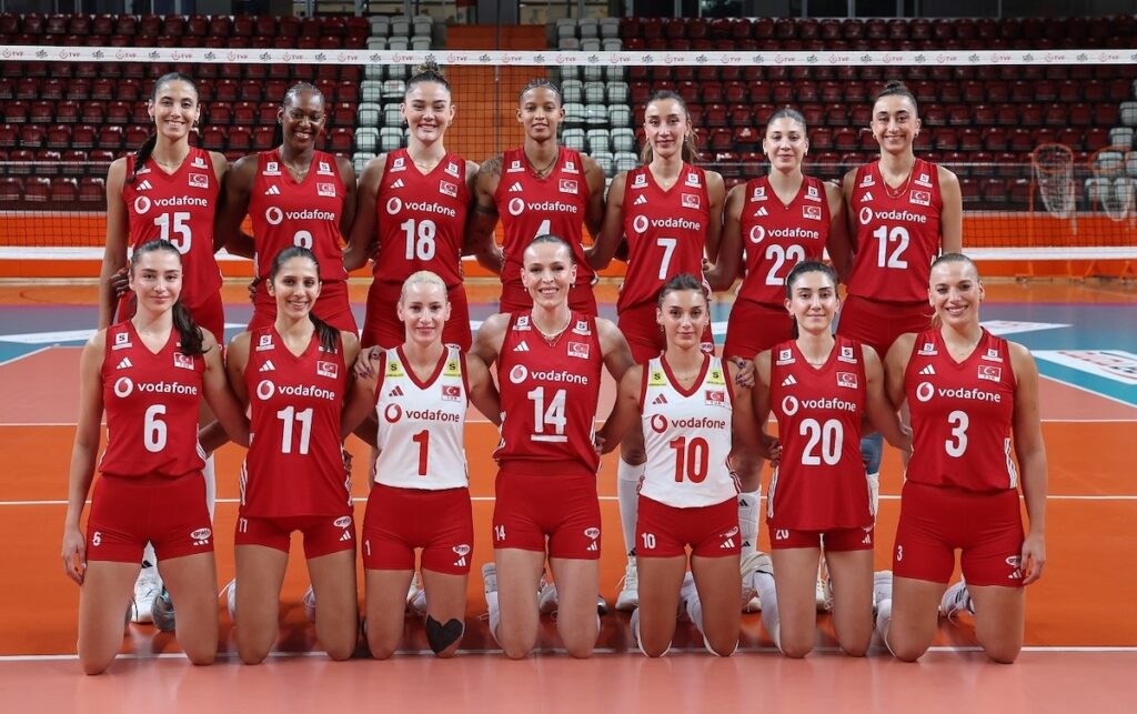 Titelverteidigung vor heimischem Publikum: Türkeis Volleyballerinnen starten in die EM 2026