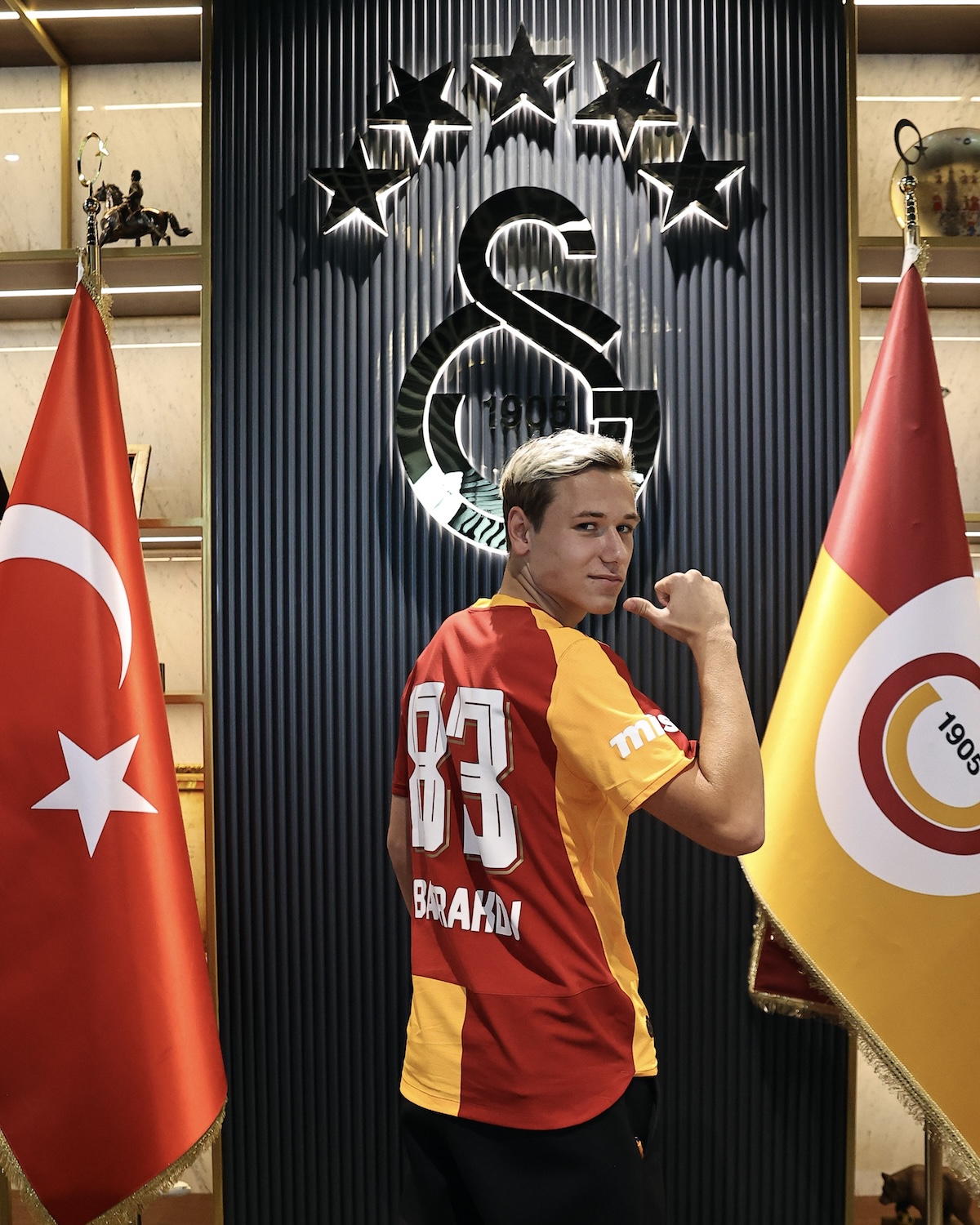 Fünfjahresvertrag unterschrieben: Galatasaray enthüllt alle Millionen-Details zum Batrakov-Deal