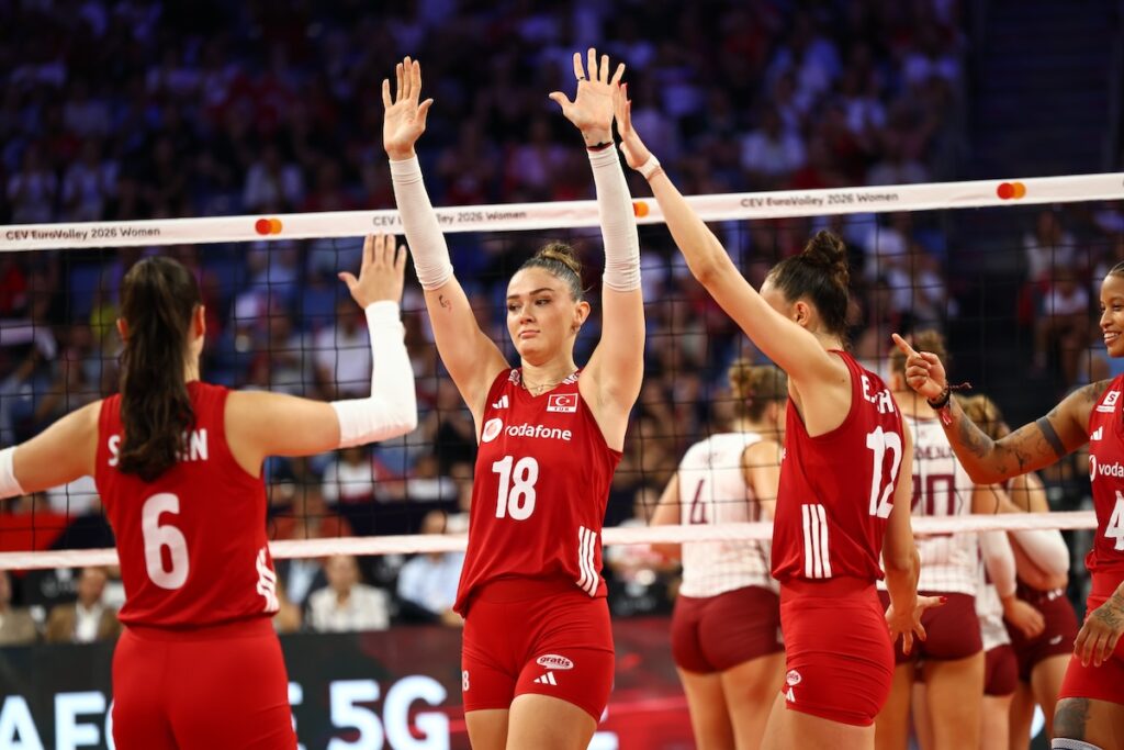 Mission Titelverteidigung: Türkische Volleyballerinnen deklassieren Lettland zum EM-Start Mission Titelverteidigung: Türkische Volleyballerinnen deklassieren Lettland zum EM-Start