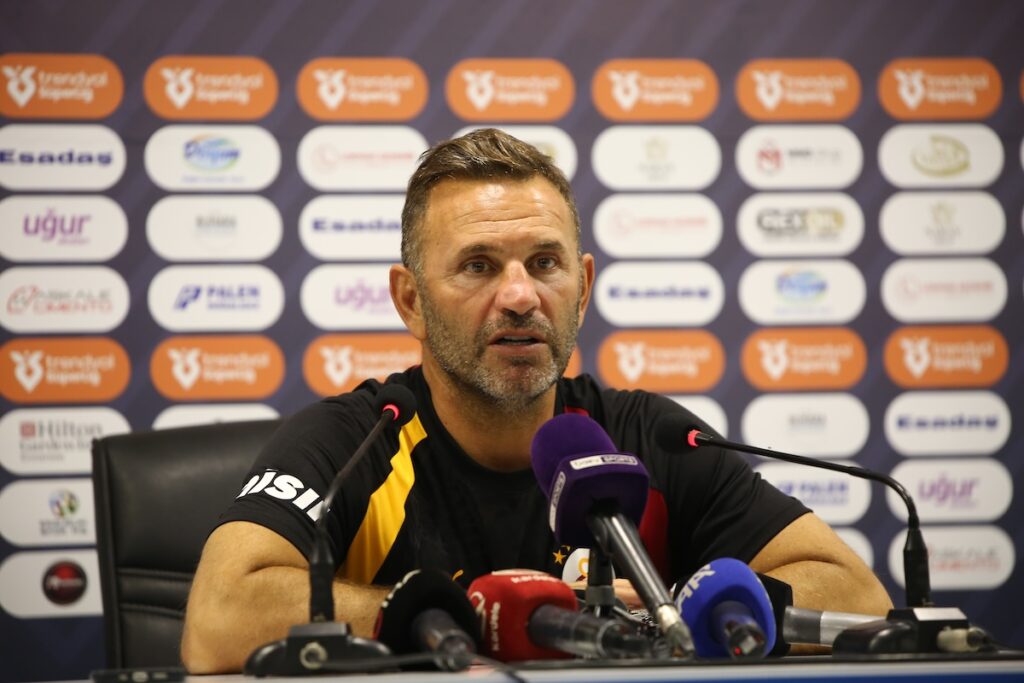 Okan Buruk nach 4:0-Erfolg in Erzurum gelöst: „Für uns war es ein sehr entspanntes Spiel“ Okan Buruk nach 4:0-Erfolg in Erzurum gelöst: „Für uns war es ein sehr entspanntes Spiel“
